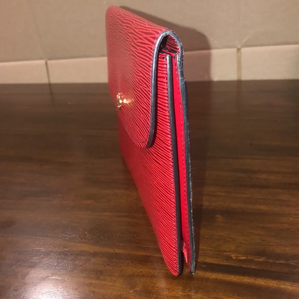 LOUIS VUITTON Red Epi Leather Clutch Crossbody and Shoulder Bag GM size